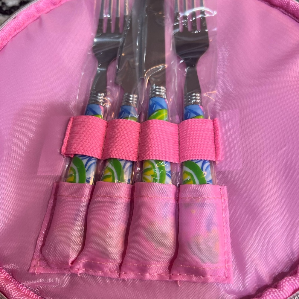NWOT Lilly Pulitzer Picnic Basket Cooler with Accessories - Picture 10 of 11
